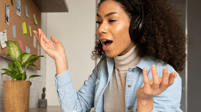 Porquê (e como) você deve cuidar da sua voz